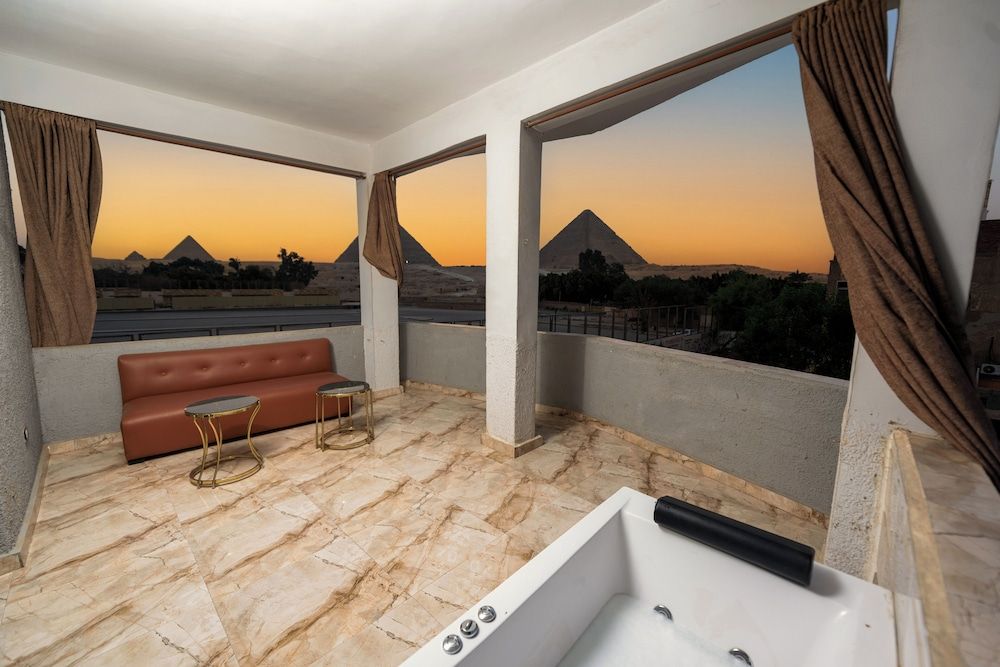 Capital Of Pyramids Hotel Luxury Hot Tub Room With Panoramic Pyramids View & Terrace 9