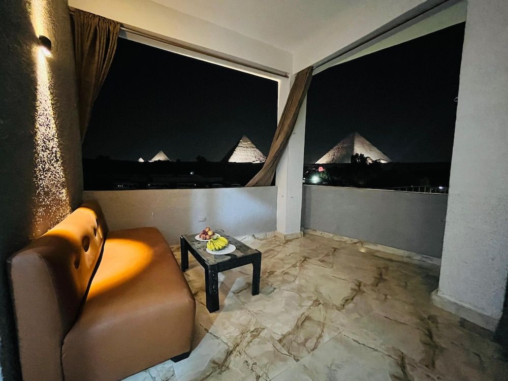 Capital Of Pyramids Hotel Luxury Hot Tub Room With Panoramic Pyramids View & Terrace 15