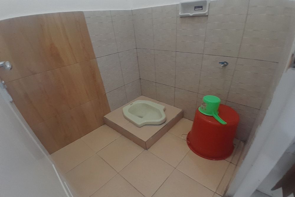 SPOT ON 93410 Wisma Bintang Jepara Double Room 7