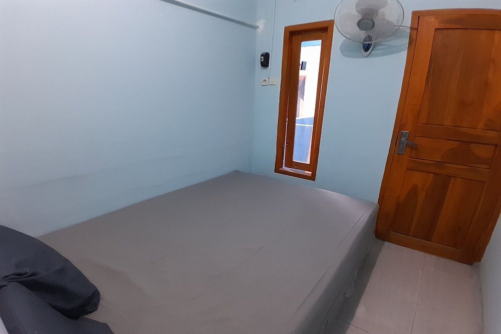 SPOT ON 93410 Wisma Bintang Jepara Economy Double Room 8