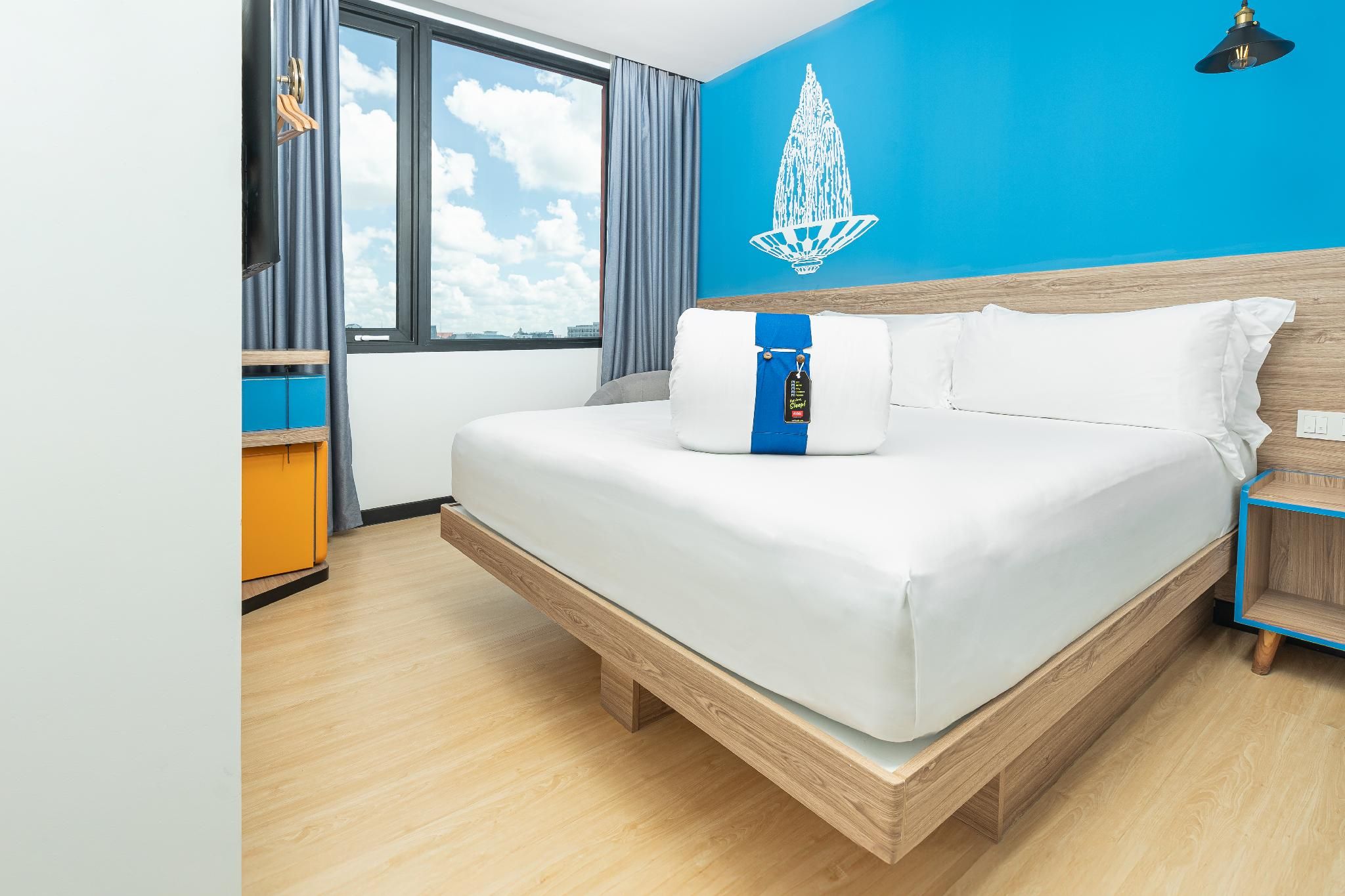 COSI Room King with Daily food & drink credit