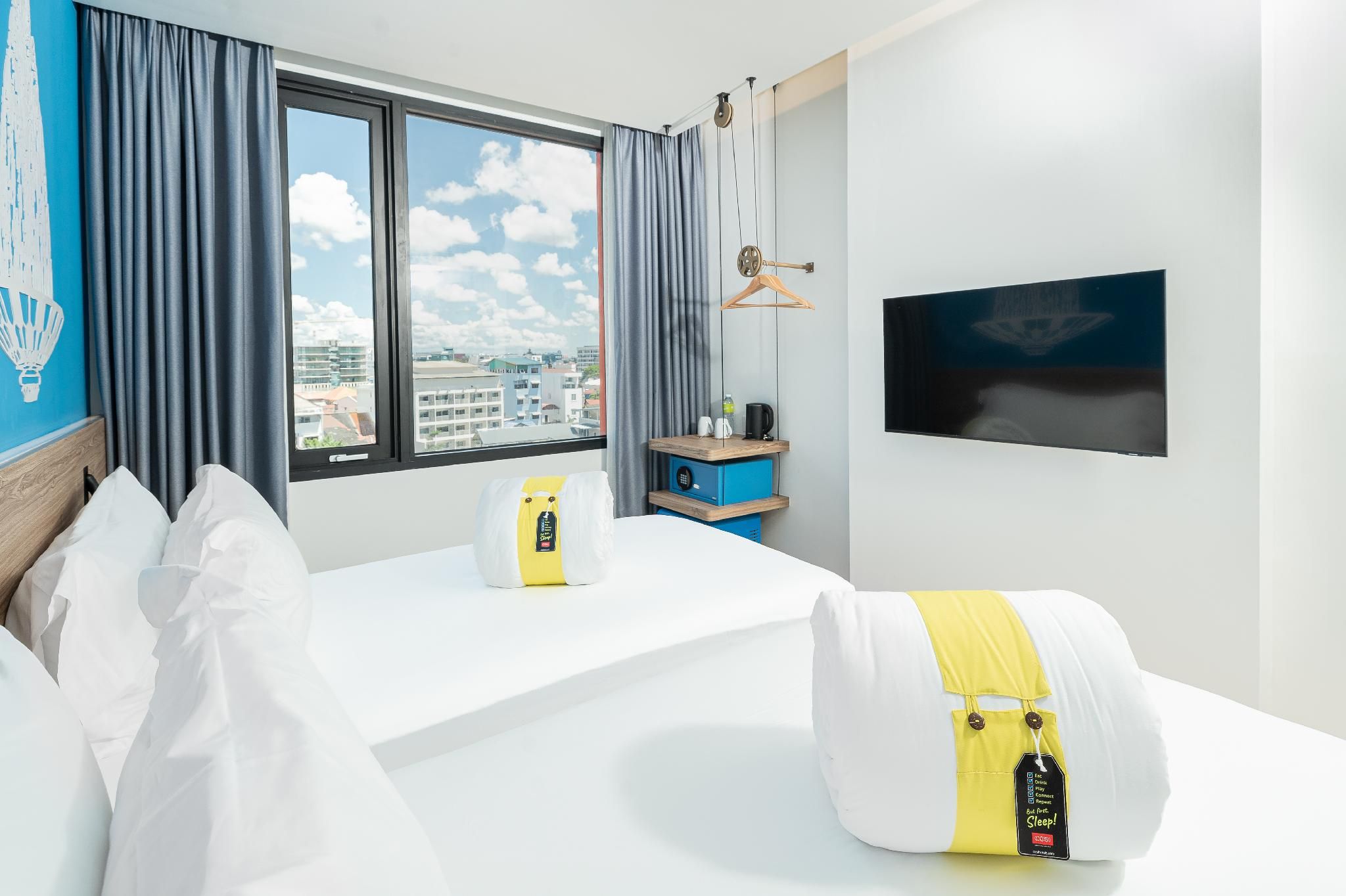COSI Room Twin with Daily food & drink credit