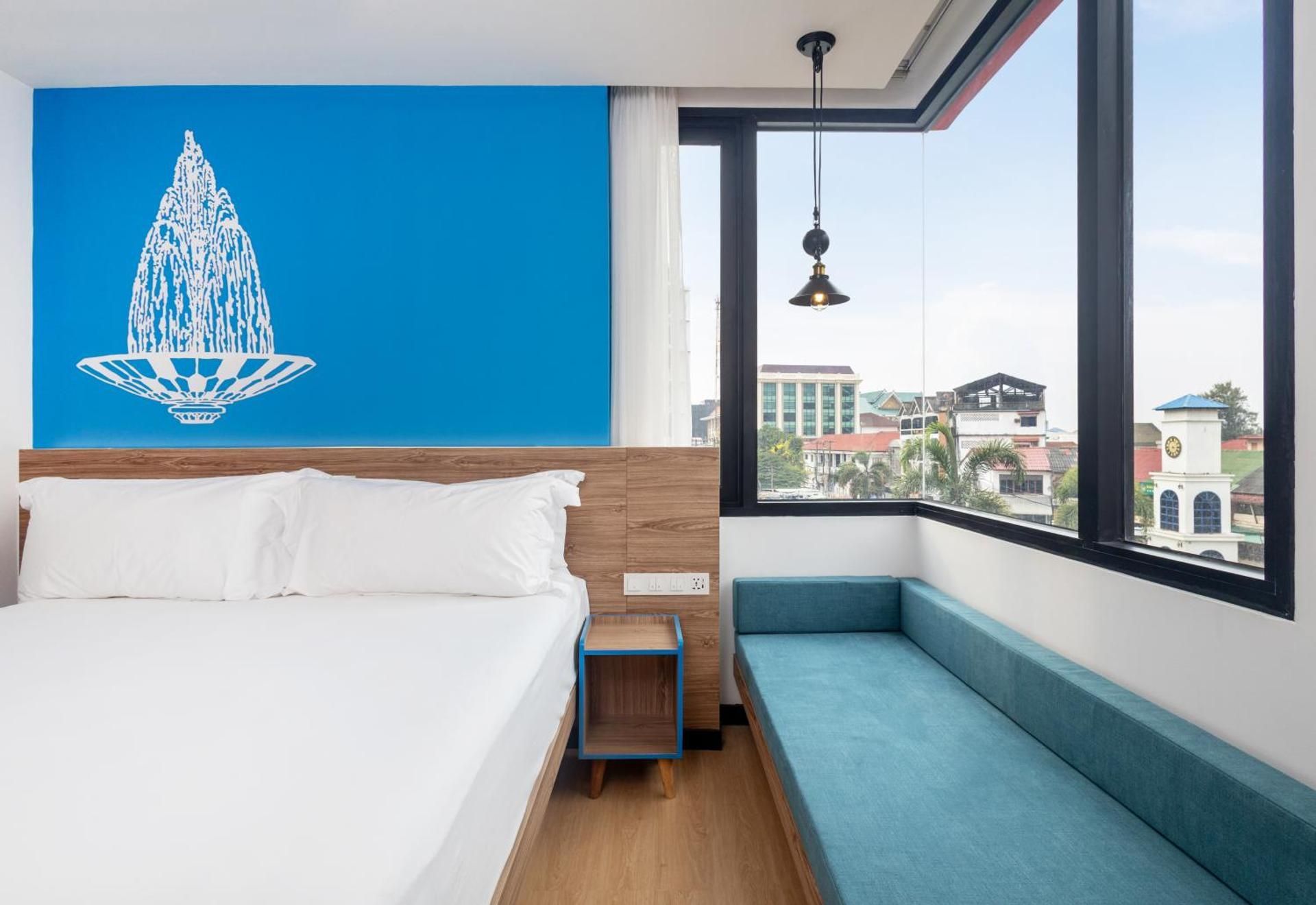 double room with sofa bed