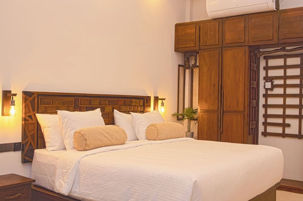 Luxury Double Room, 1 King Bed, Pool Access, Pool View