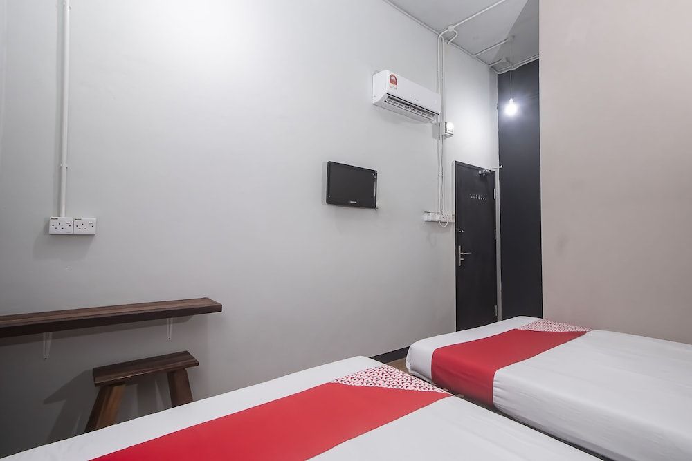 OYO 90094 Hi Inn 3 Family Suite 2