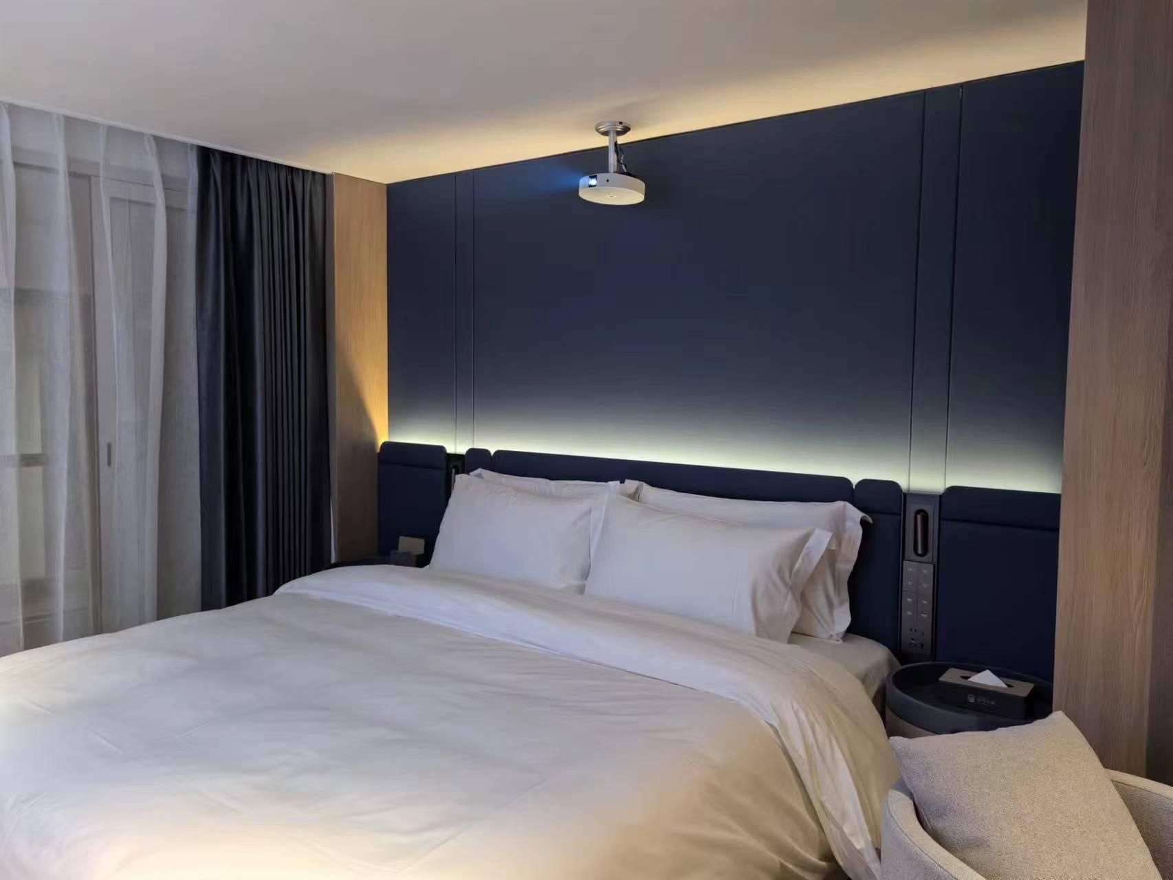1 King Bed, Superior Room, Non-Smoking