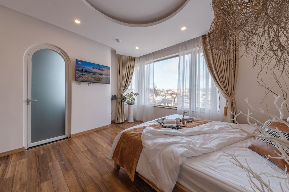 Jodi Dalat Hotel Deluxe Double Room 4