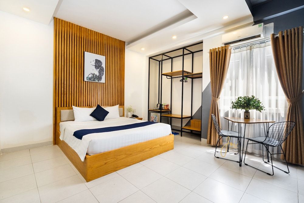 Superior Double Room, 1 Queen Bed, Non Smoking, Private Bathroom