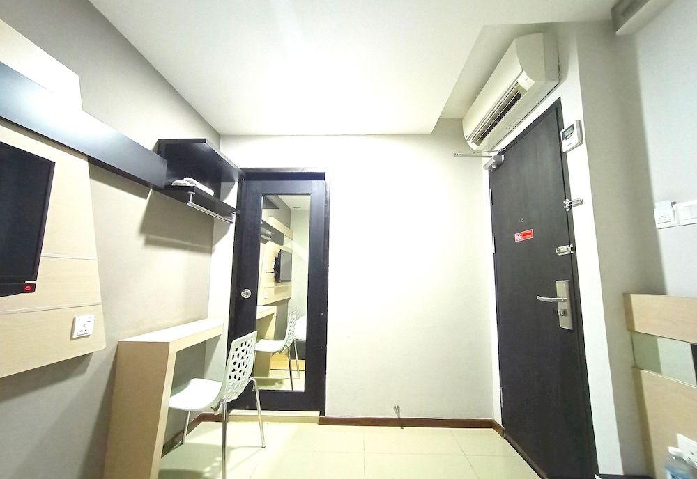 OYO 90091 Hi Inn Standard Single Room 6