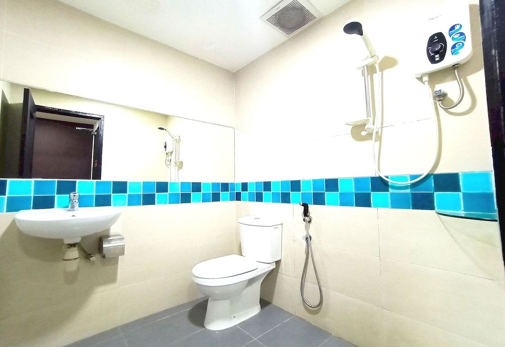 OYO 90091 Hi Inn Superior Suite 6