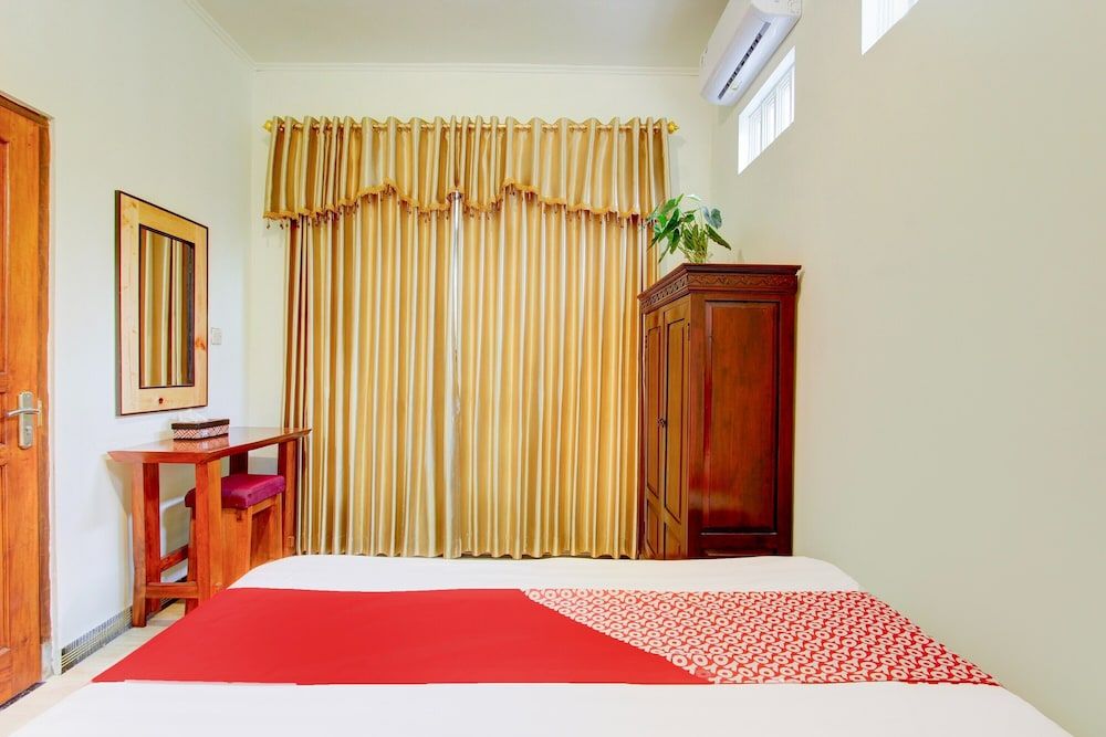 OYO 93789 Mbah Carik Homestay Syari'ah Standard Double Room 4