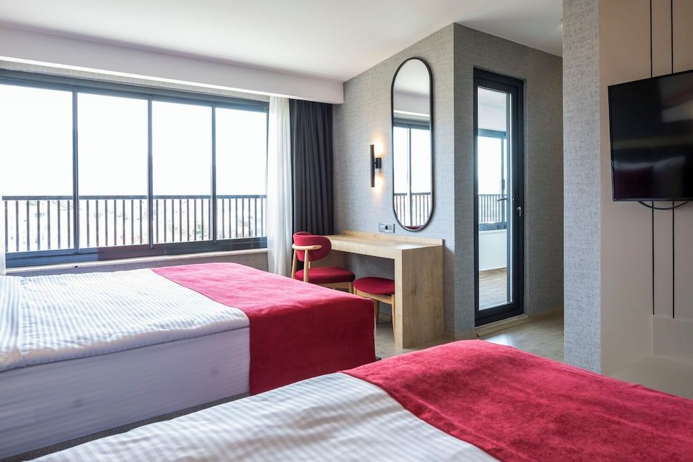 Ramada BY Wyndham Dalaman Standard Room, Balcony (Land Side, French Bed)
