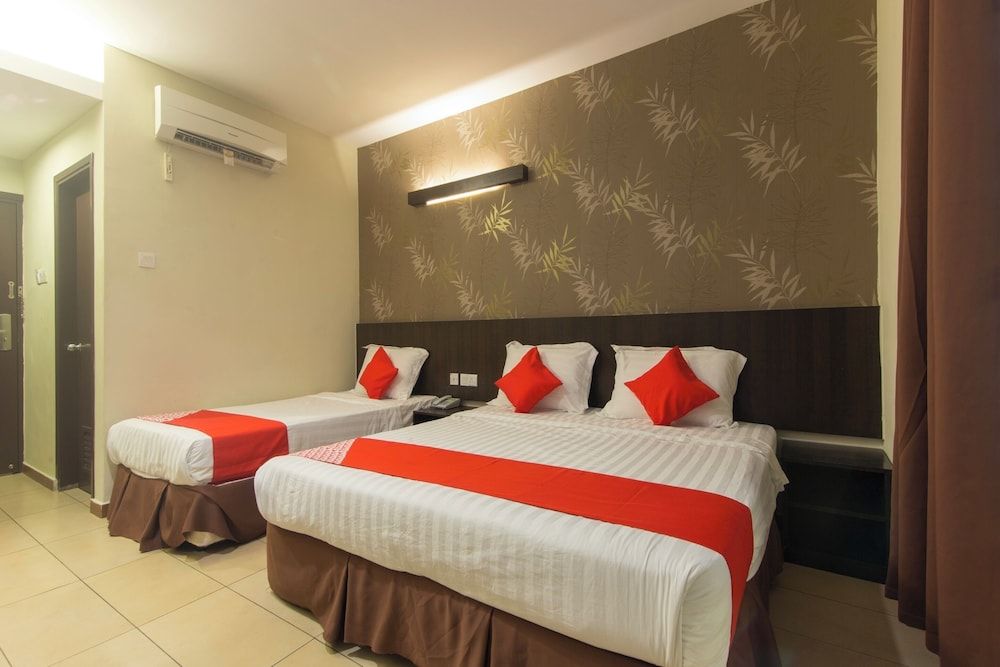 OYO 837 Hotel Bei King Deluxe Triple Room 2