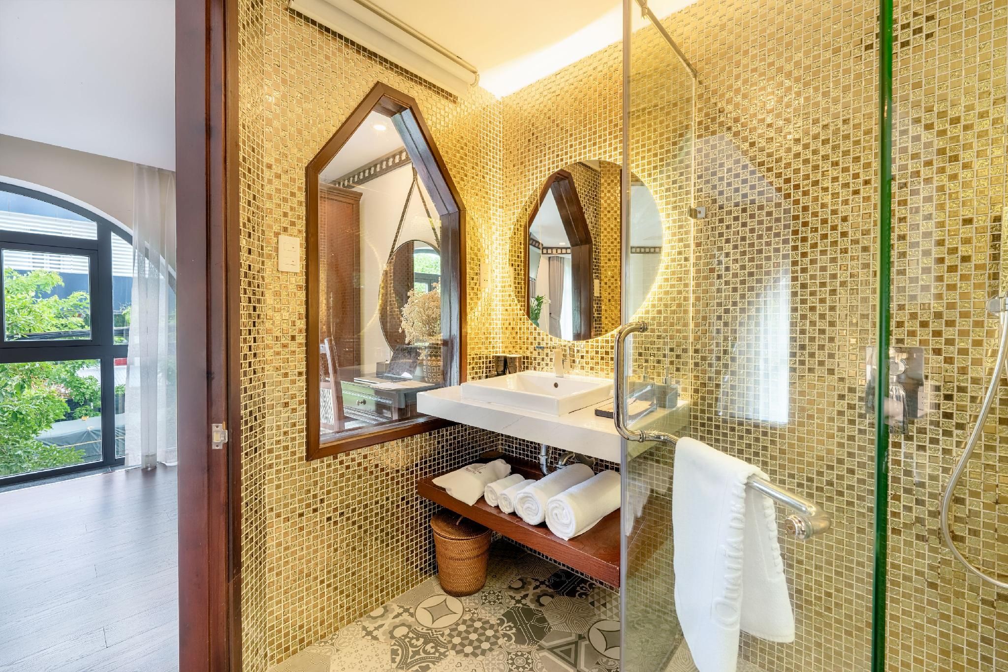 Superior Double or Twin Room with Window