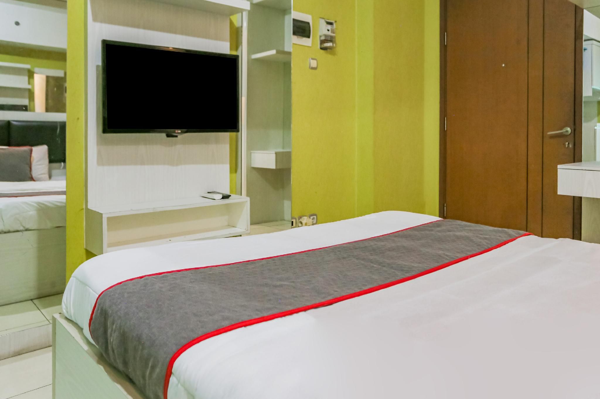 Hotel O Ciputat Near Apartment Green Lake View Ciputat Deluxe Double Room