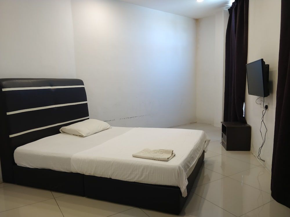 OYO 90995 Hotel Nk Impian Deluxe Double Room 3