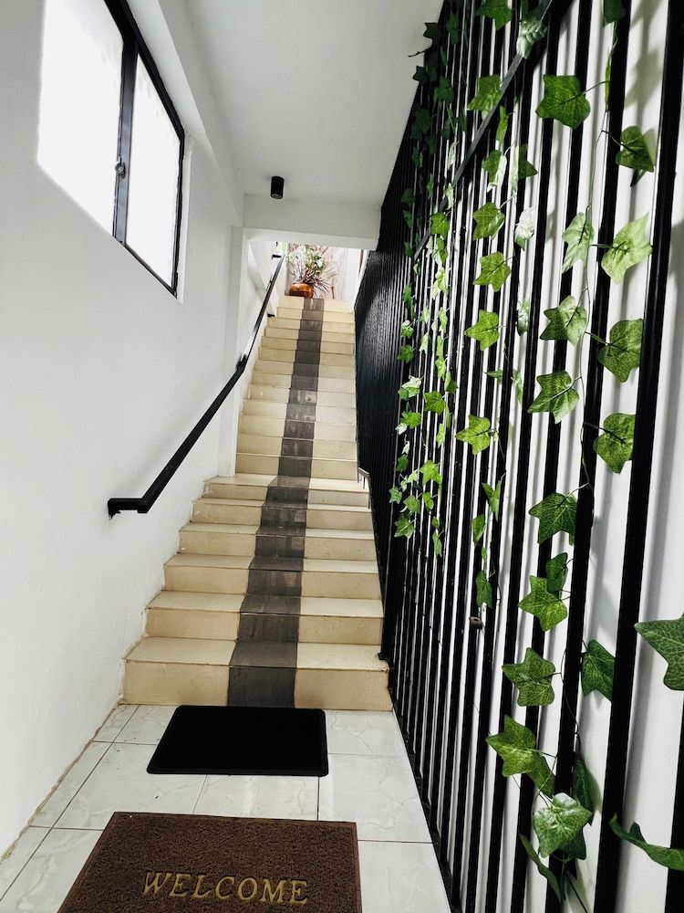 Handrails in stairways