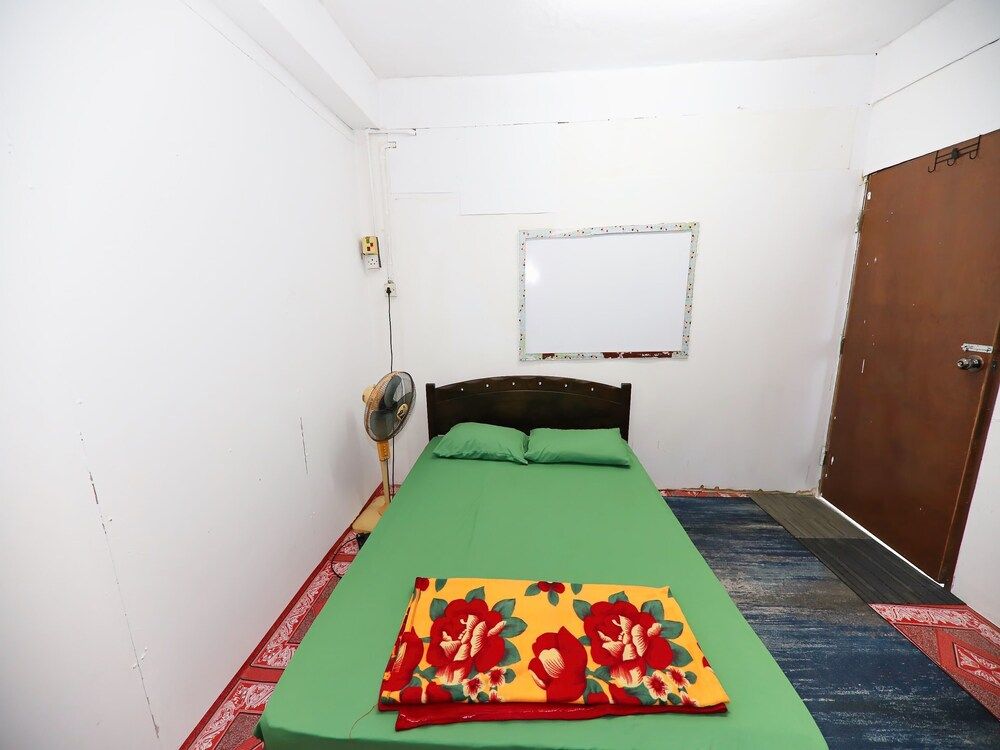 OYO 91005 MY Gunung Budget Hotel Double Room 3