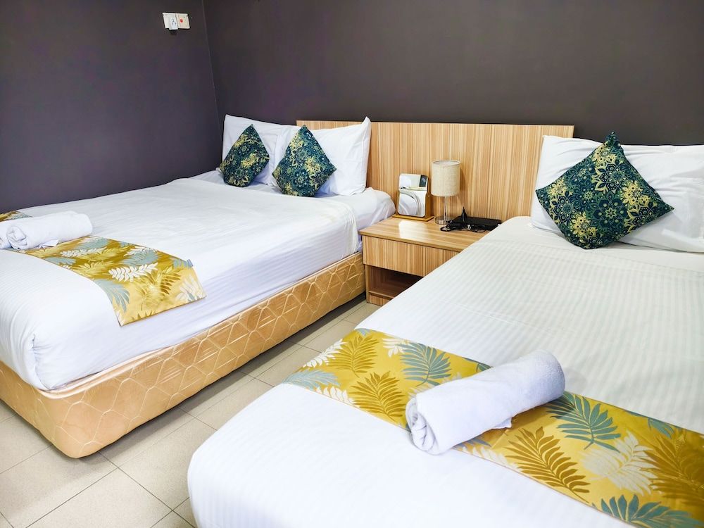 Deluxe Triple Room, City View