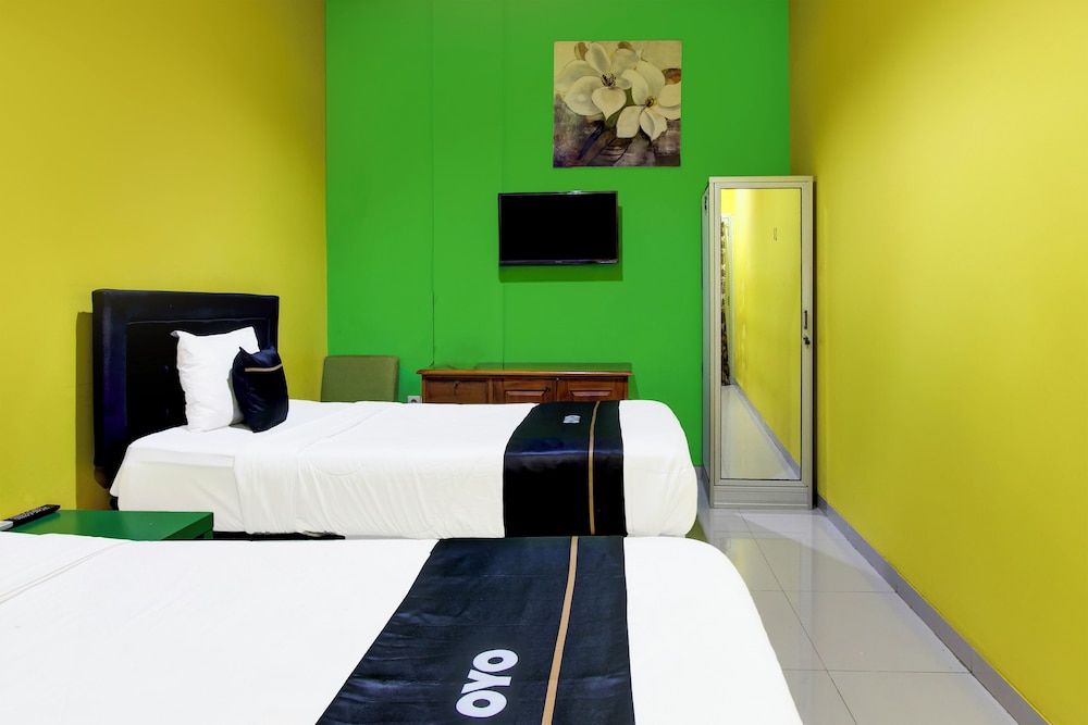 Hotel O Jalan Slamet Riyadi Near Bandara Adi Soemarmo Formerly Amanah Sejahtera Deluxe Twin Room