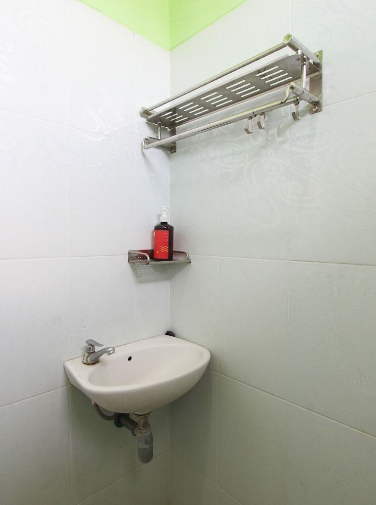 Hotel O Jalan Slamet Riyadi Near Bandara Adi Soemarmo Formerly Amanah Sejahtera Standard Double Room 10