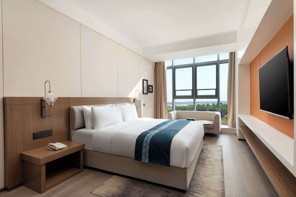 Deluxe Room, 1 King Bed, Non Smoking