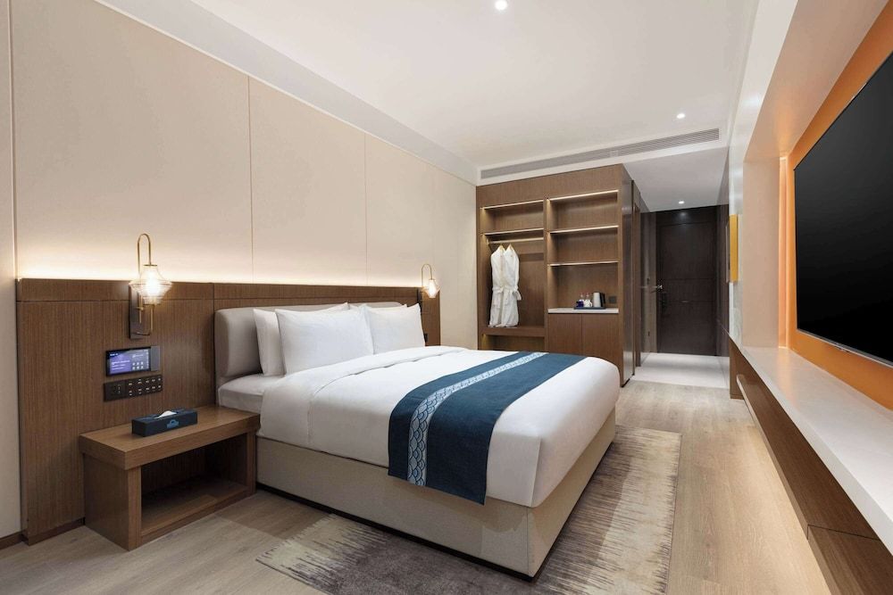 Room, 1 King Bed, Non Smoking
