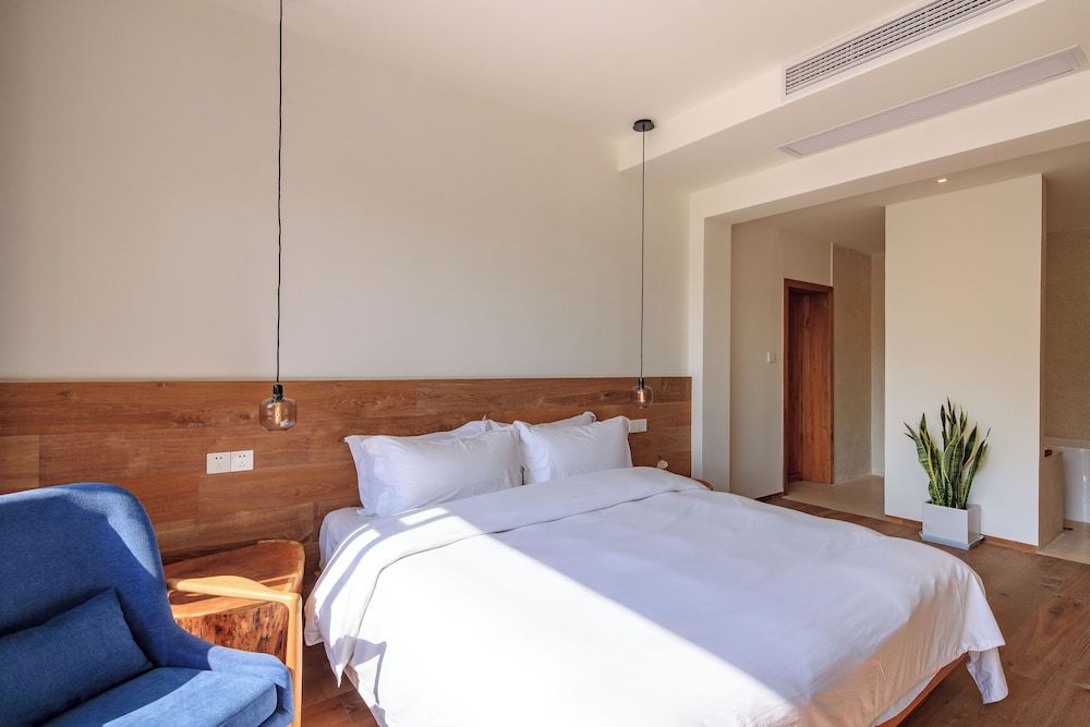 Premier Double Room, Hot Tub, Mountain View