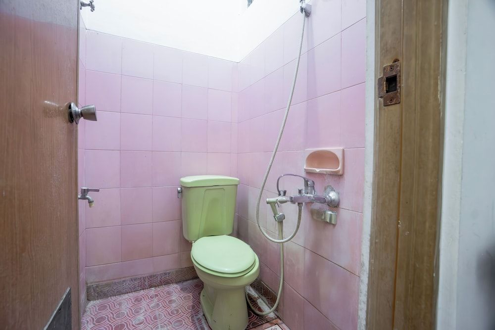 Hotel O Central Madiun Near Stasiun Kota Madiun Deluxe Double Room 10