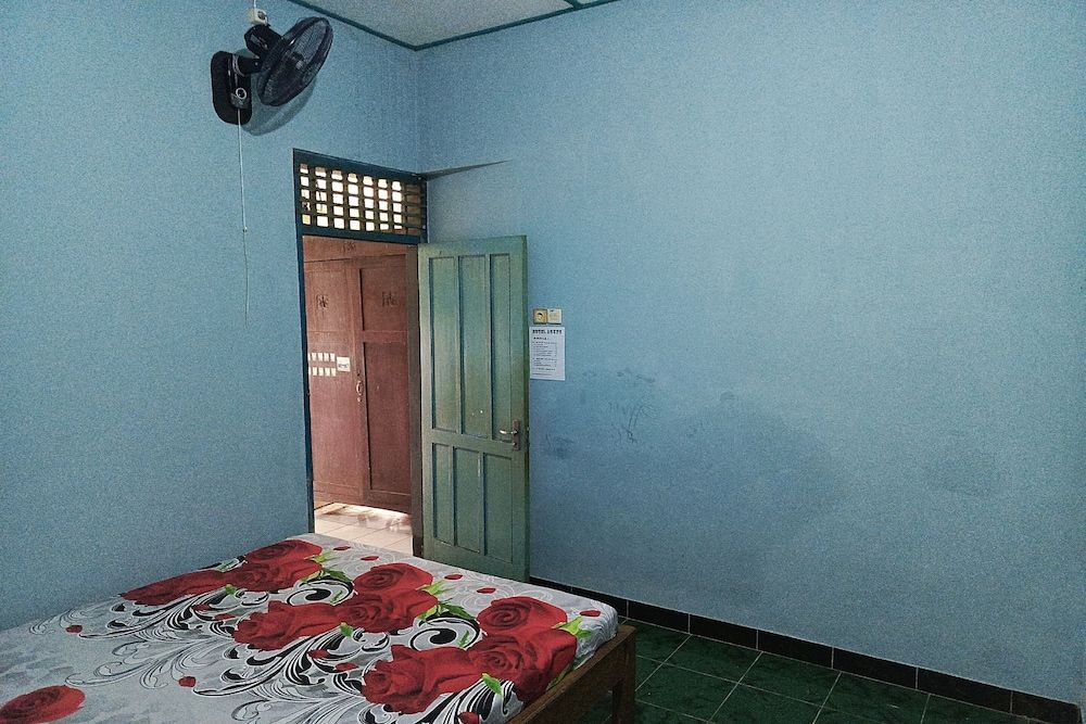 SPOT ON 94177 Dian Asih Rooms Basic Room 9