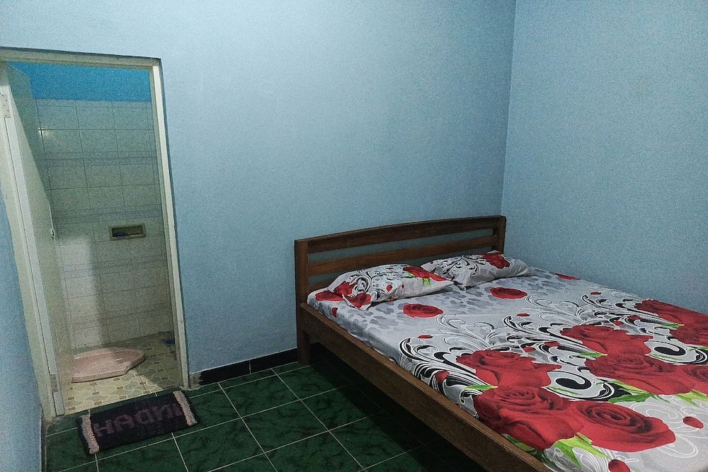 SPOT ON 94177 Dian Asih Rooms Basic Room 4