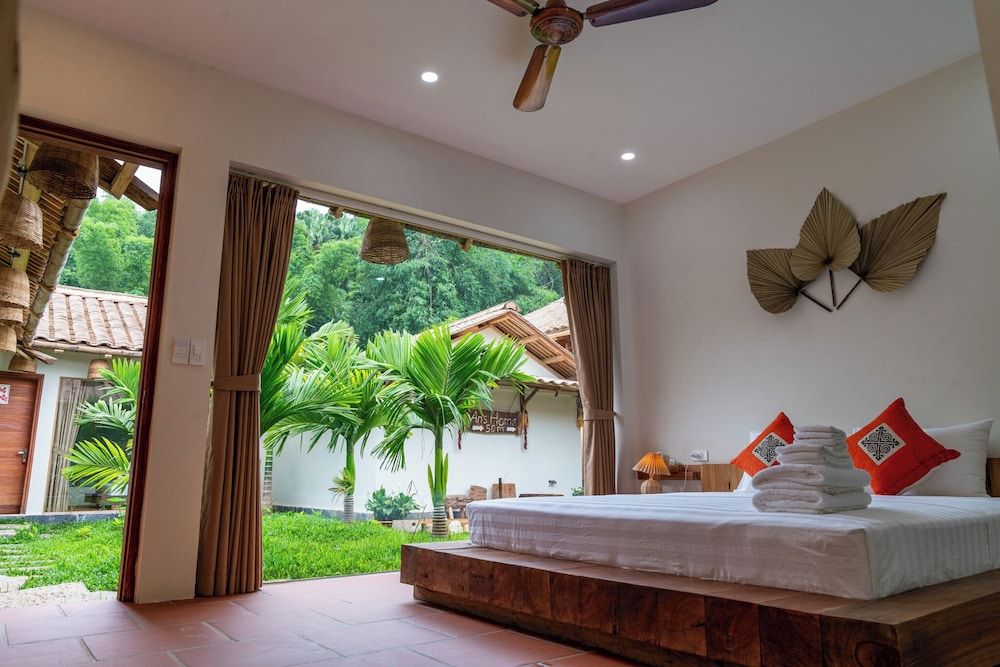 Premier Double Room, Balcony, Mountain View