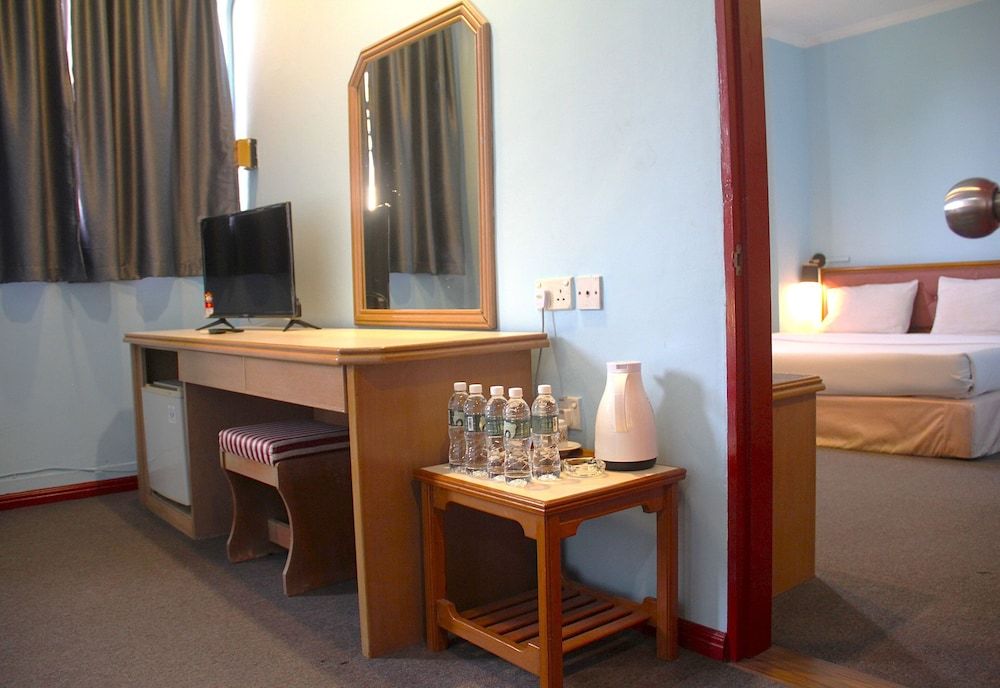 Hotel O Hotel Ramai Family Room, 2 Double Beds 5