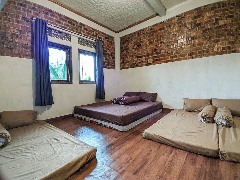 Omah Trasan Pangrango Rumah Wayang