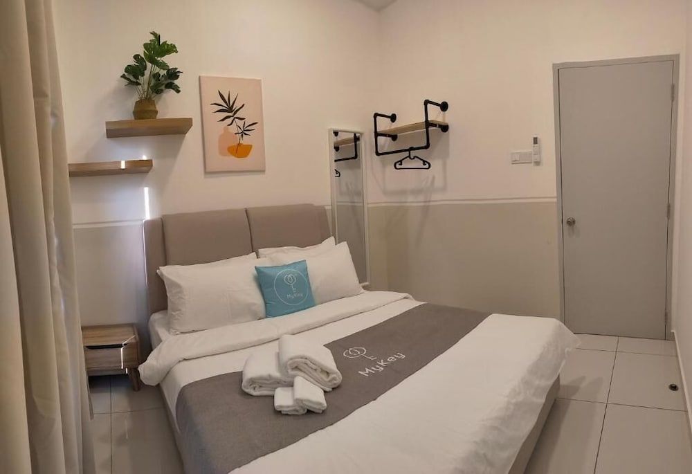 The Horizon by MyKey