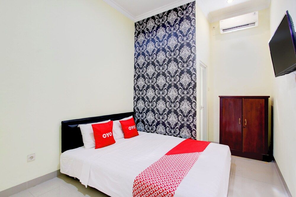 Hotel O Sleman Near Bandara Adi Sutjipto Formerly Joglo Sorogenen Deluxe Double Room 11
