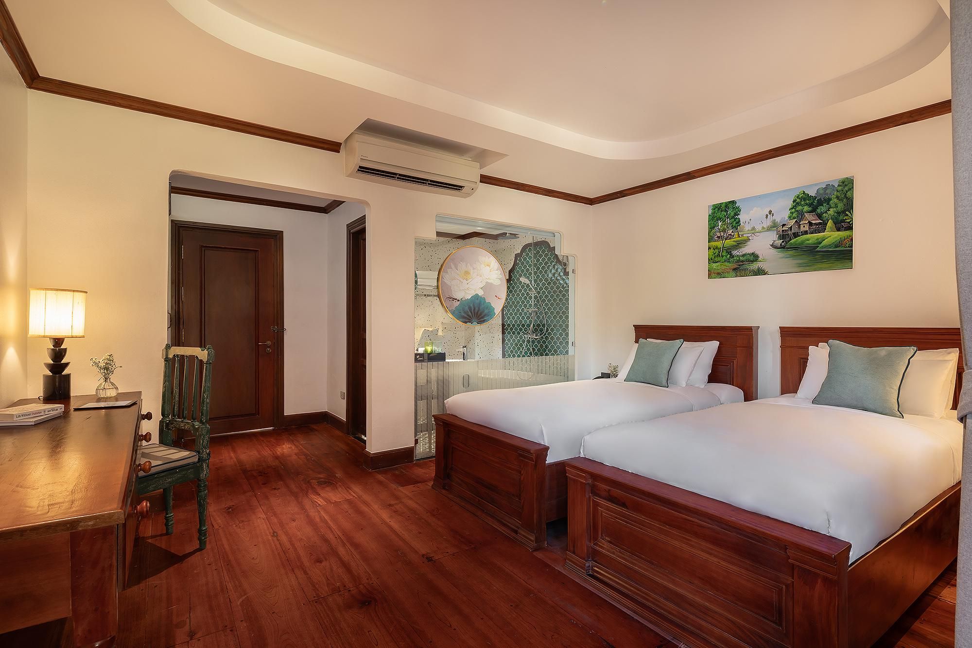 Premier with Bathtub