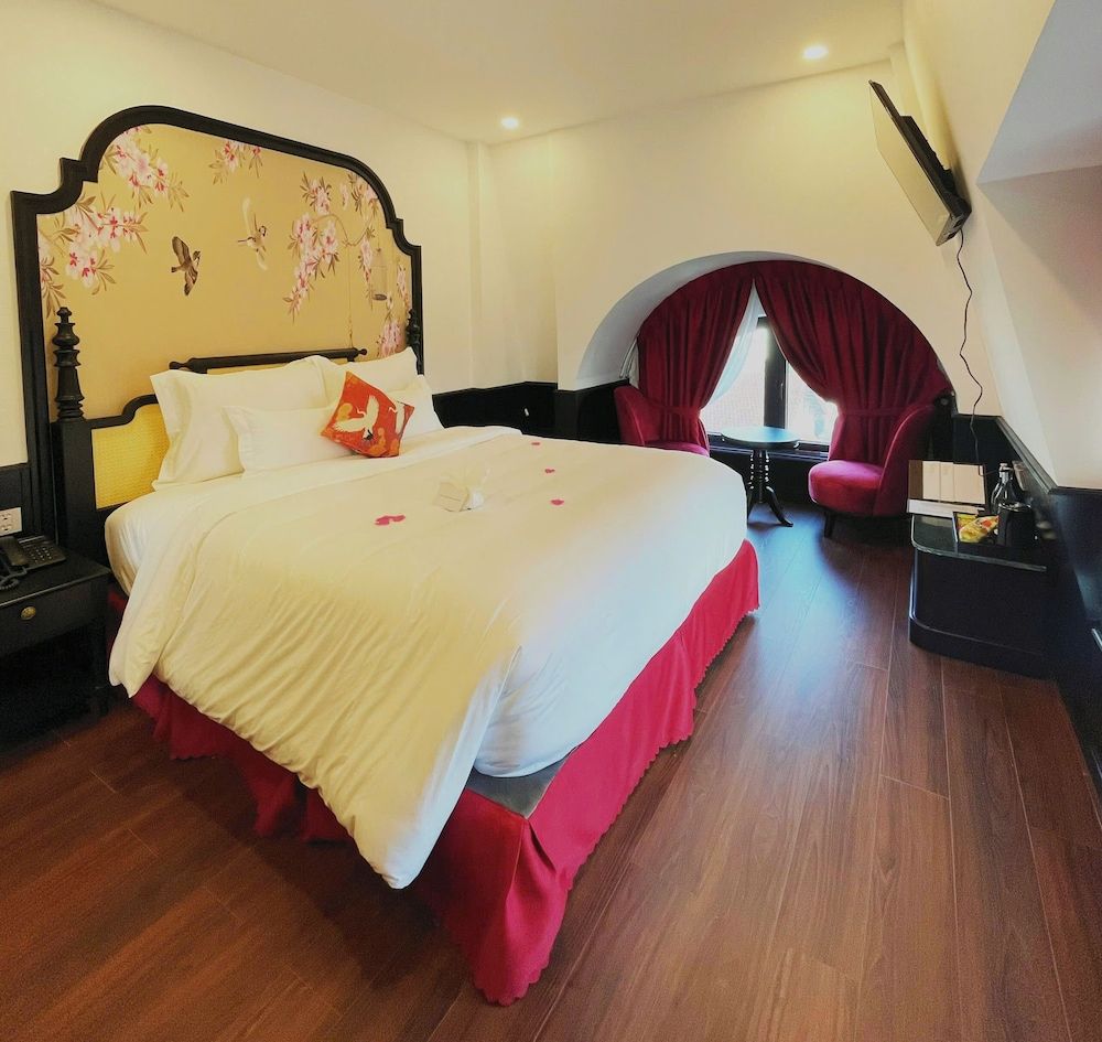 Deluxe Double or Twin Room, City View