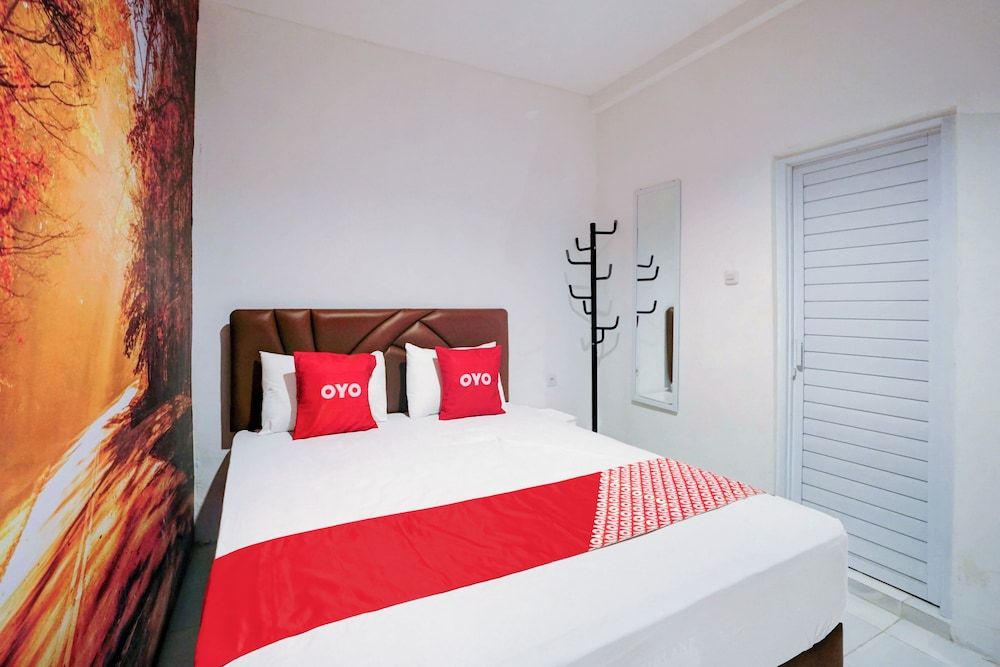 Hotel O Nawangwulan Standard Double Room 8