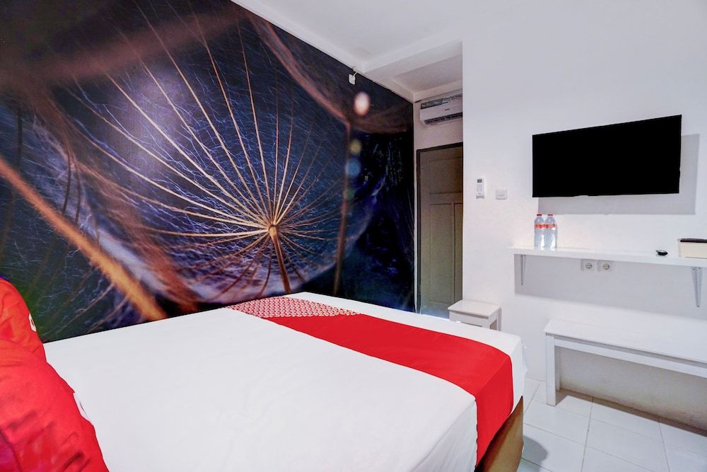 Hotel O Nawangwulan Standard Double Room 4