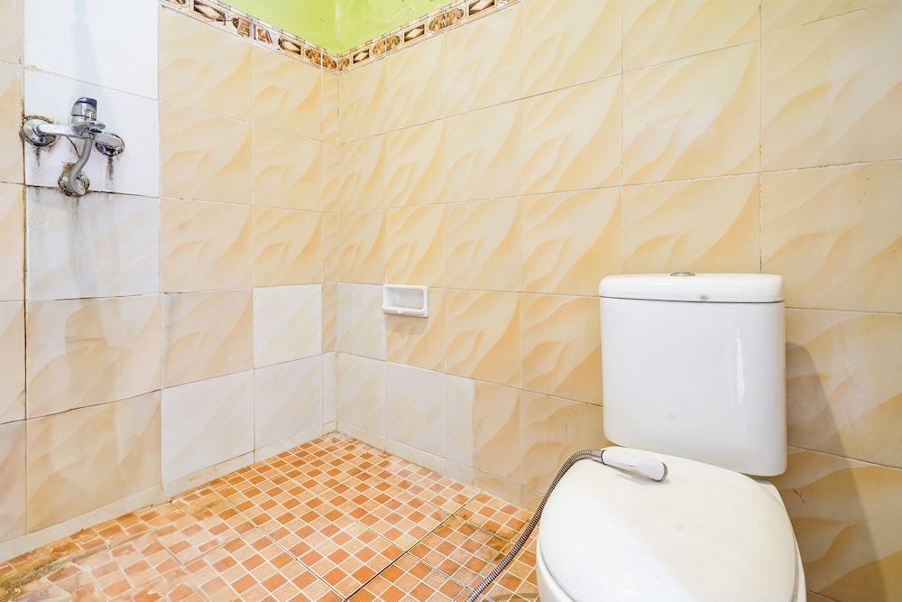 Collection O Kauman Near Stasiun Pekalongan Formerly Hotel Dian Chandar Standard Double Room 5