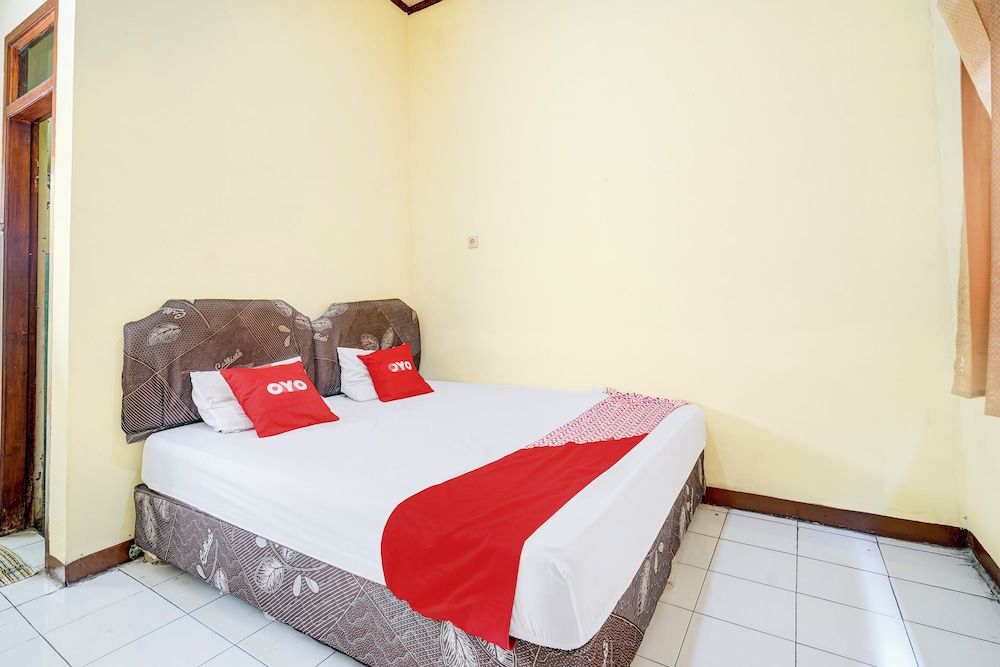 Collection O Kauman Near Stasiun Pekalongan Formerly Hotel Dian Chandar Standard Double Room 4