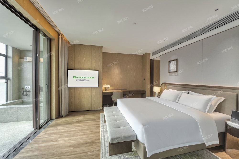 Suite, 1 King Bed with Sofa bed, Non Smoking (Garden, Hot Spring Pool)