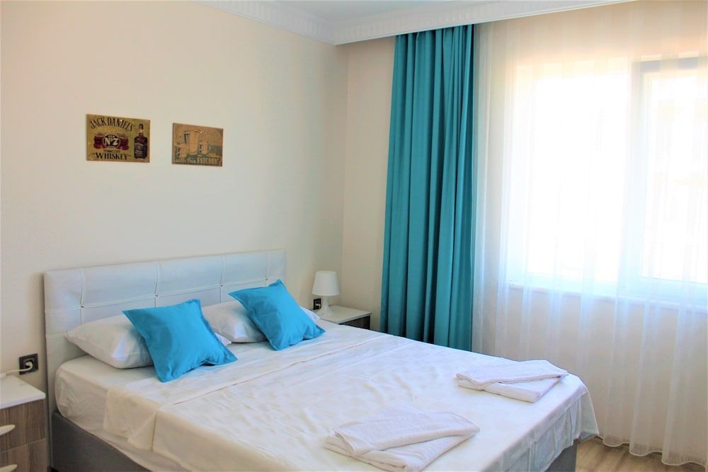 Mavi Restaurant & Apartments 2 Economy Apartment, Balcony, City View 3