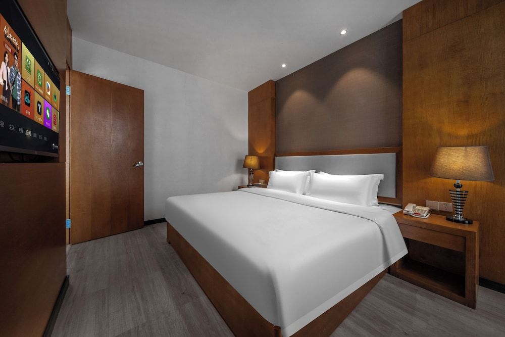Luxury Suite, Hill View