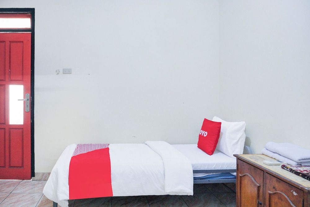 Hotel O Lampung Near Rs. Mitra Husada Formerly Takana Homestay Standard Twin Room 7