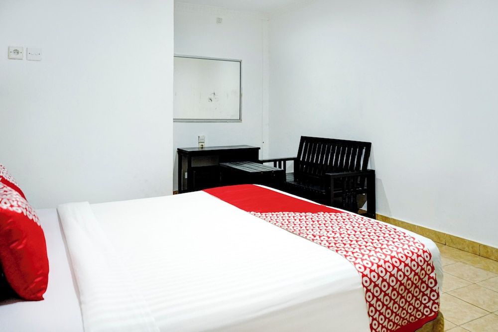 Hotel O Padang City Center Near Pantai Padang Formerly Hotel Siti Nurbaya Standard Double Room 2
