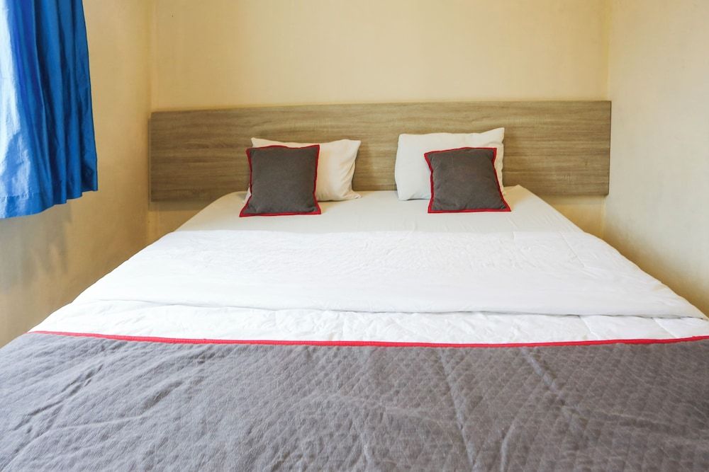 Collection O Bogor Puncak Near Gunung Mas Formerly Villa Bunga Bunga Deluxe Double Room 7