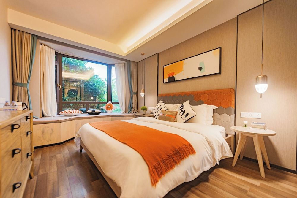 Classic Room, 1 King Bed, Non Smoking, River View