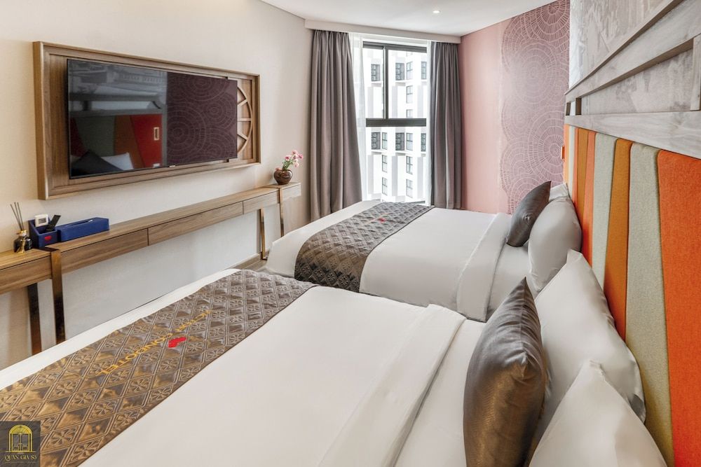 Business Studio, 2 Twin Beds, Garden View